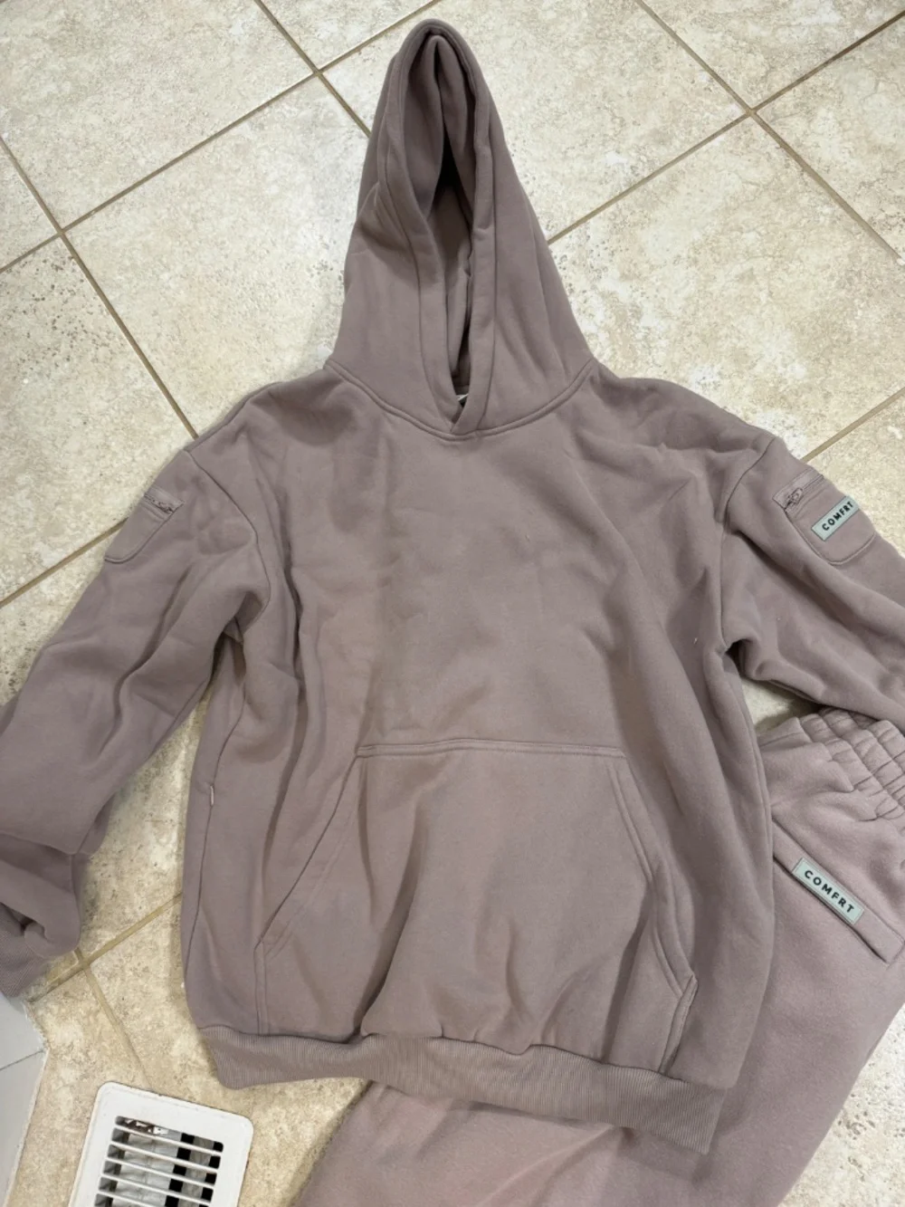 Comfrt Taupe Hoodie & Sweatpants Set Size Medium - Picture 3 of 7